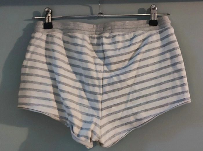 Lot 2 shorts été taille S - photo numéro 10
