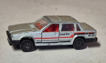 Majorette Volvo 760 GLE n°230 vintage – 1/61, portes ouvrantes, diecast