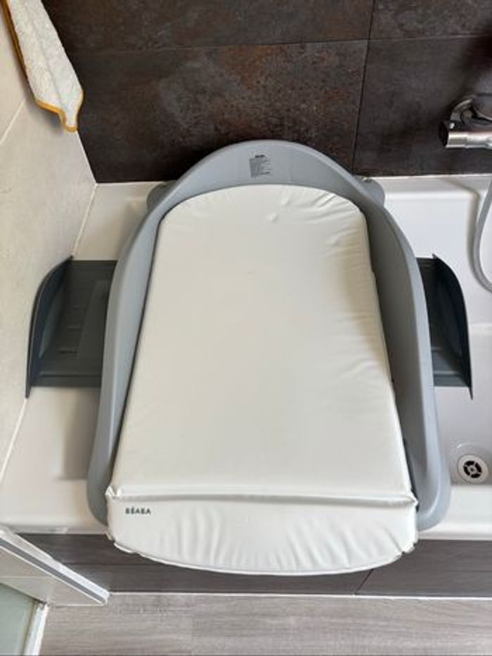 Table à langer pour baignoire