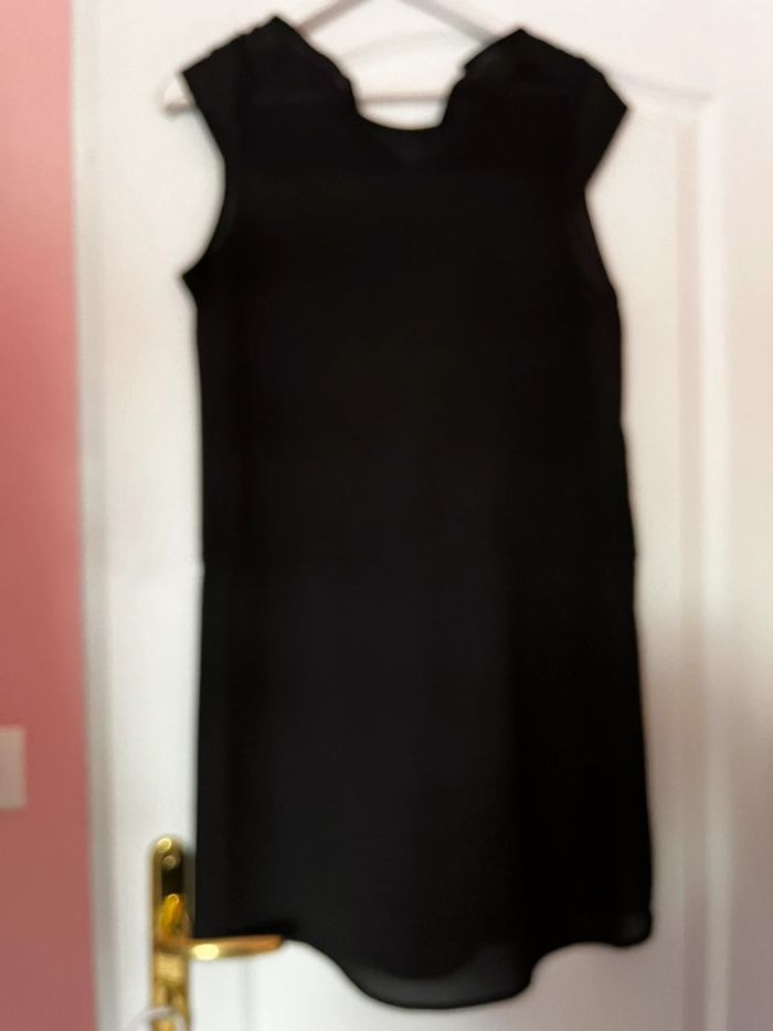 Robe noire - photo numéro 3