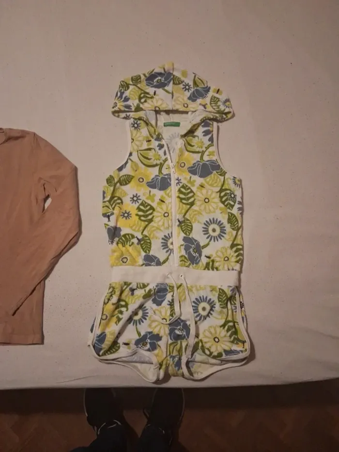 Combishort à capuche undercolors of benetton 7/8ans