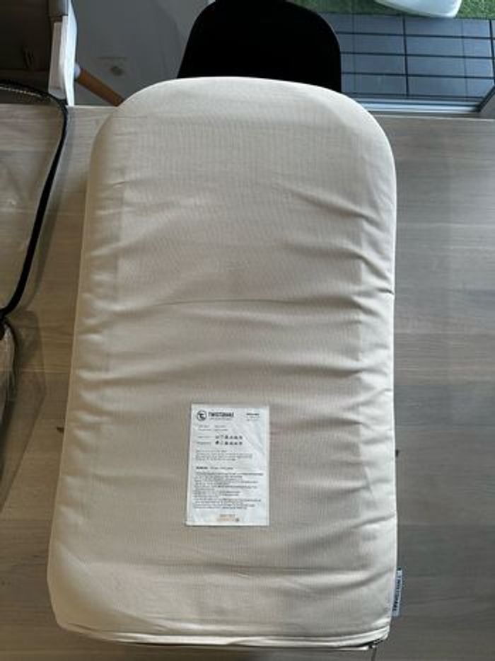 Réducteur de lit twistshake neuf - photo numéro 4