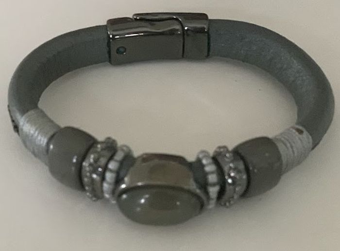 Bracelet homme/femme style urbain gris et perles