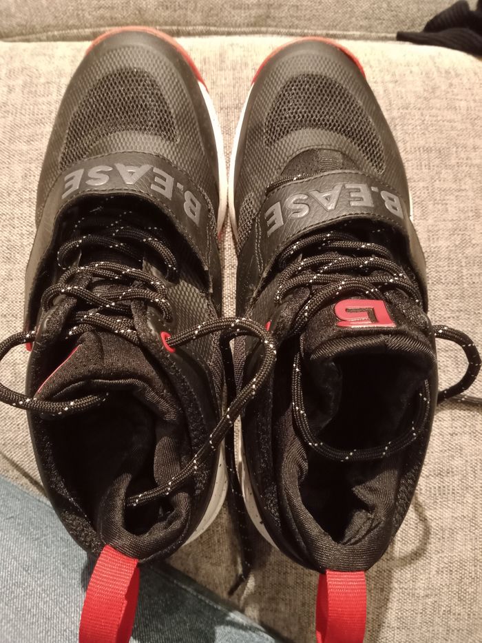 Baskets pointure 39 état neuf