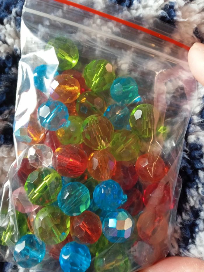 Lot de perles en verre moyennes hexagonales multicolores - photo numéro 2