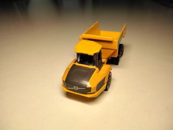 Voiture miniature Volvo A60H Majorette échelle 1/64 ; 3 inche neuve