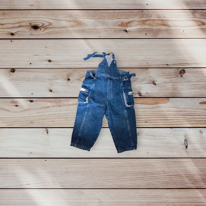 Salopette en jean bébé - 12 mois - photo numéro 2