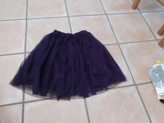 Jupe a vollant se regle a la taille - photo numéro 2