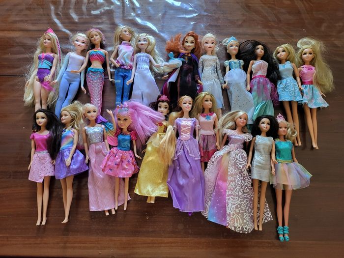 Lot barbie + accessoires