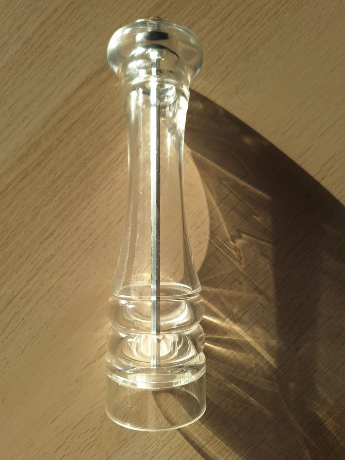 Moulin à sel T&G Woodware en plastique Hauteur 26cm, diamètre 6,5