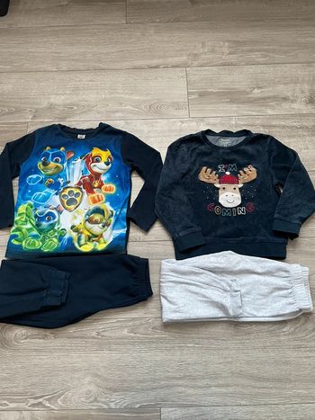 Lot deux pyjamas