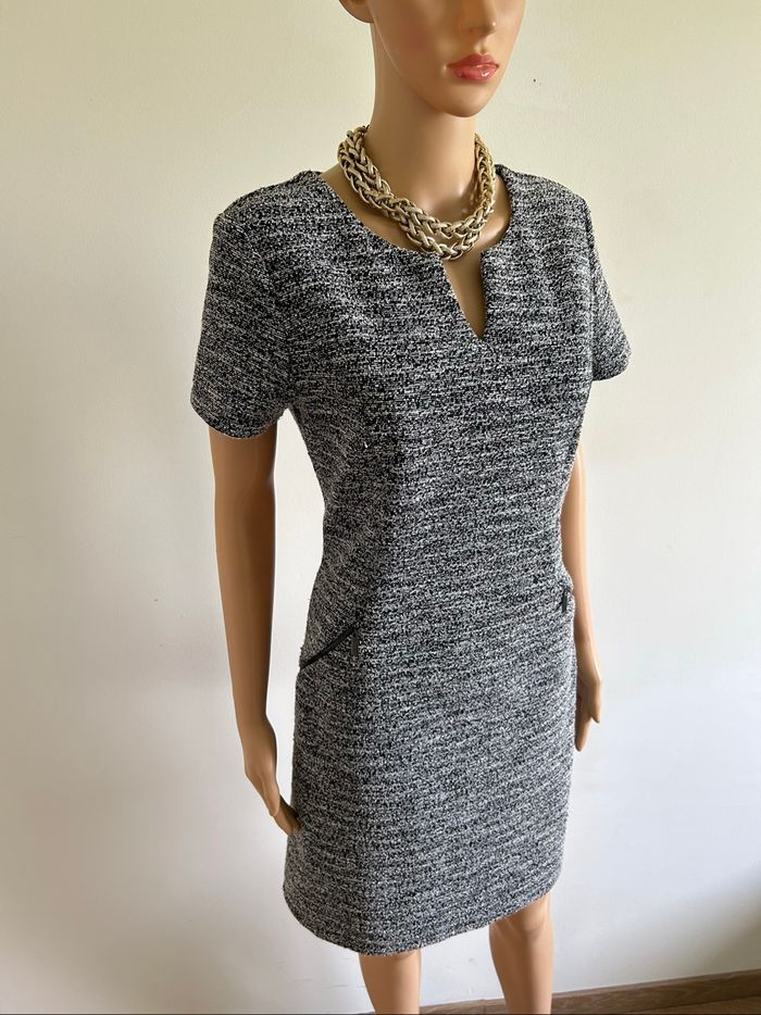Robe épaisse à manches courtes LolaLiza taille française 40 TBE - photo numéro 2