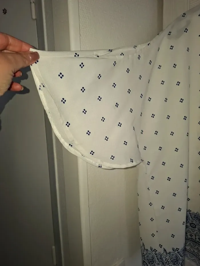 Tunique légère blanche motifs bleus - photo numéro 3