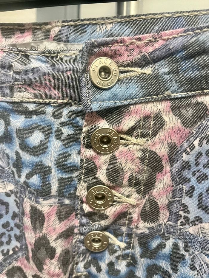 Jean léopard  place du jour - photo numéro 3