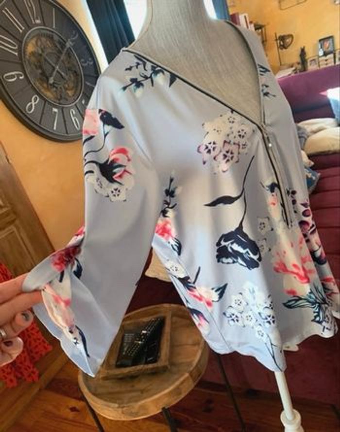 ✨ Blouse fluide à imprimé floral et fermeture zippée ✨ - photo numéro 3