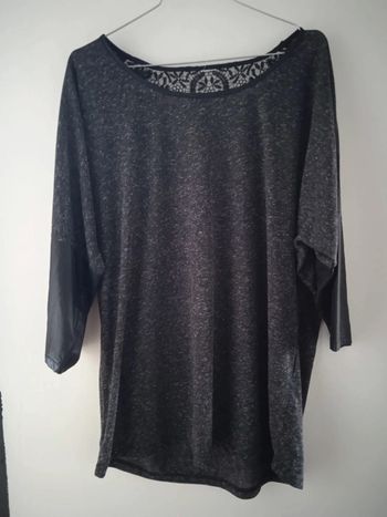 Blouse avec dentelle, en taille 44/46.