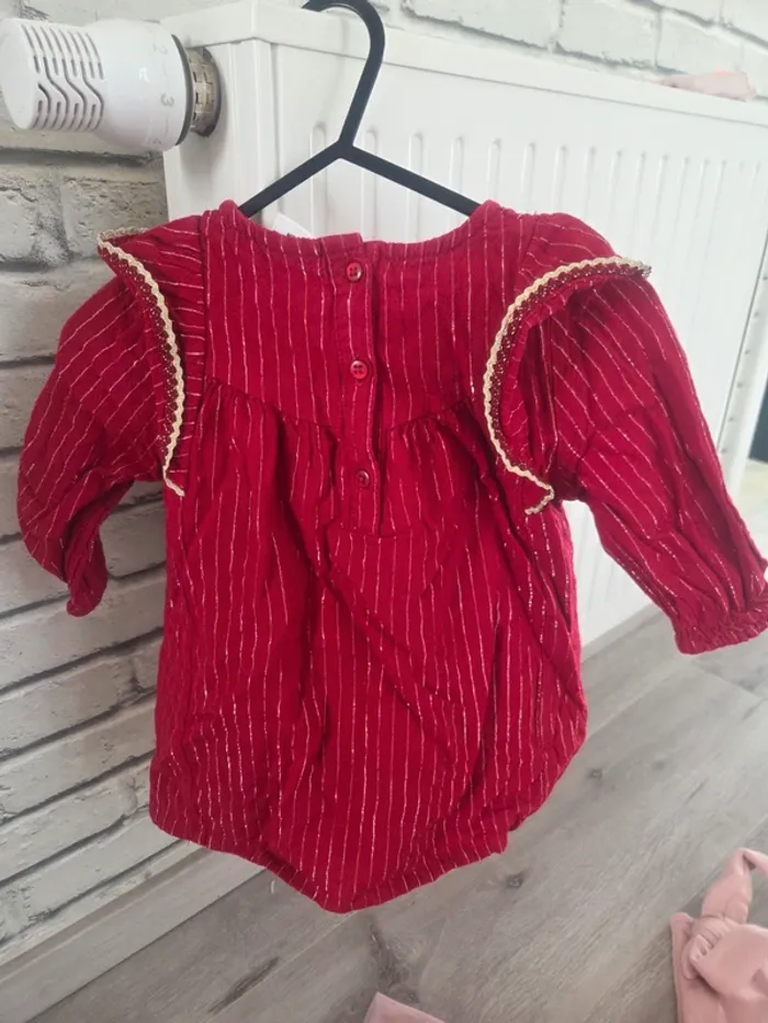 Robe rouge et dorée - photo numéro 2
