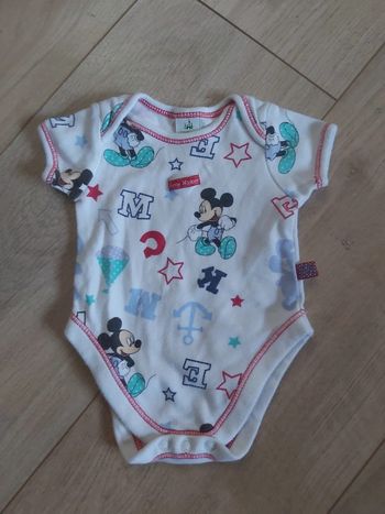 Bodie manches courtes garçon Disney Mickey 1 mois comme neuf (78)