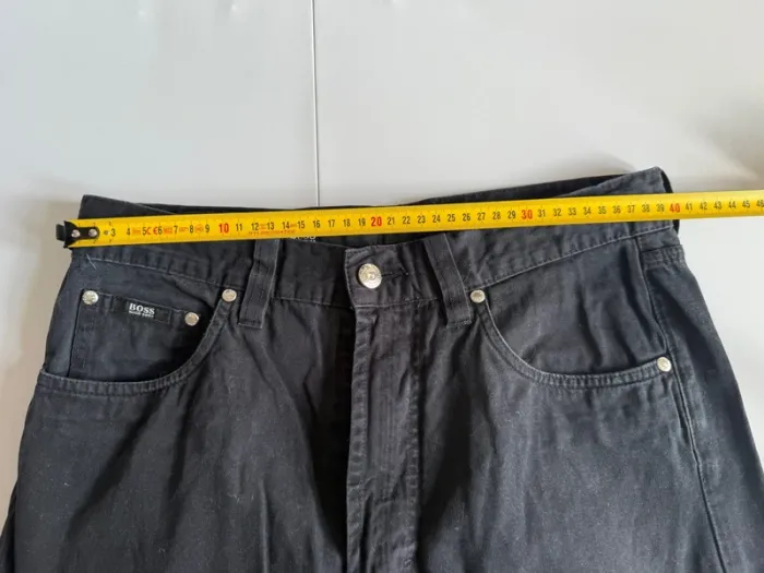 Jean droit vintage Hugo boss en bon état noir taille 40 - photo numéro 6