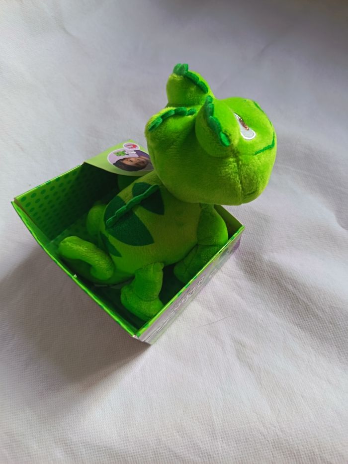 Peluche d’Épaule Pascal – Raiponce (Disney) - photo numéro 4