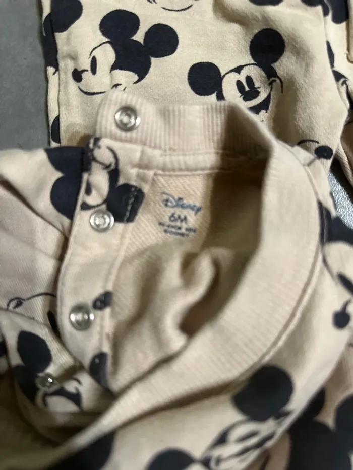 Ensemble Mickey 6 mois - photo numéro 3