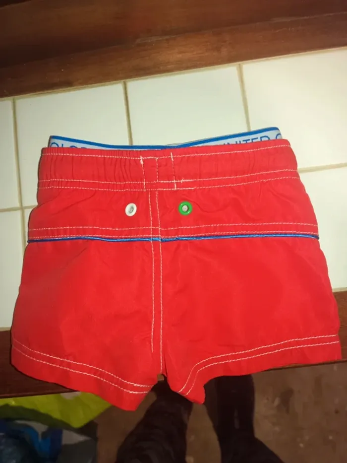 Short de bain Benetton taille 74 cm - photo numéro 2
