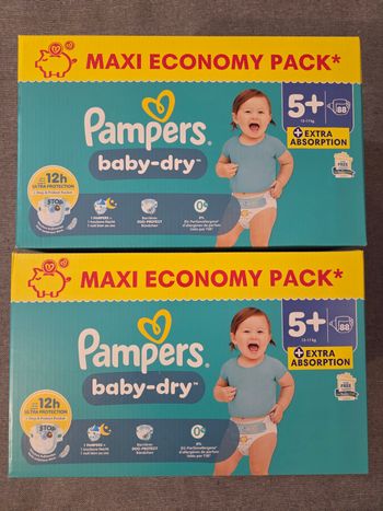 Lot couches pampers taille 5+