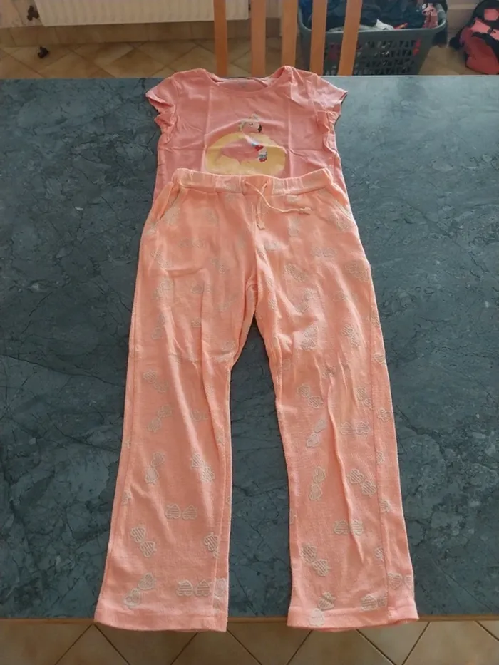 Ensemble pantalon et t-shirt manche courte 6 ans