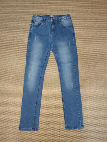 Jean slim mixte U Essentiel , 12 ans , très bon état