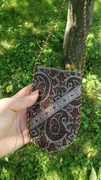 Pochette tapisserie cordelette dorée