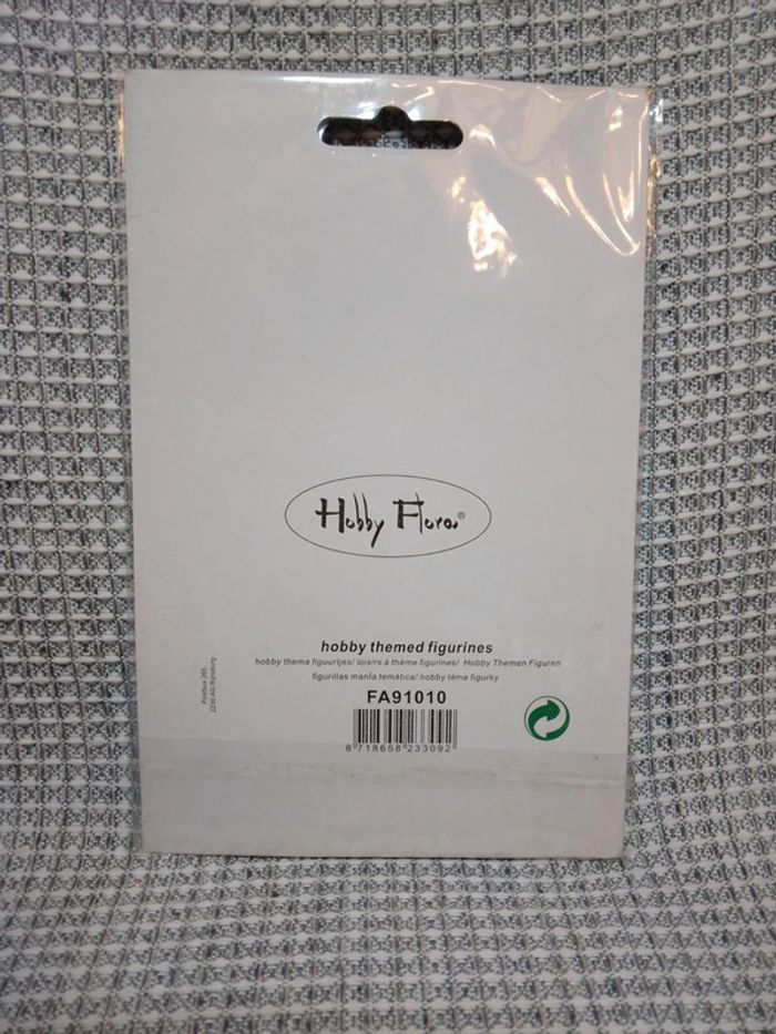 Lot de 4 figurines en résine blanche (2) - photo numéro 7