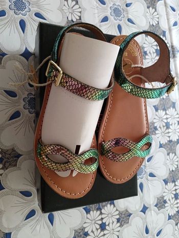 Sandales neuves