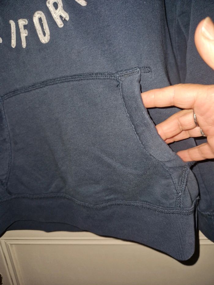 Sweat-shirt Hollister 💙 - photo numéro 3