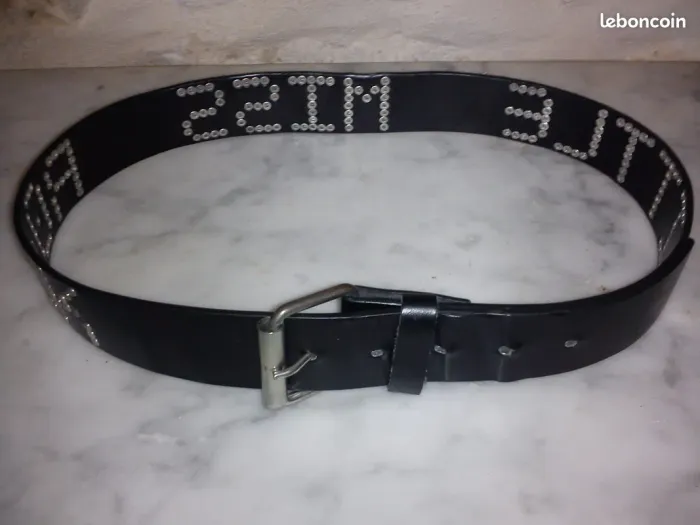 Ceinture fille noire avec rivets