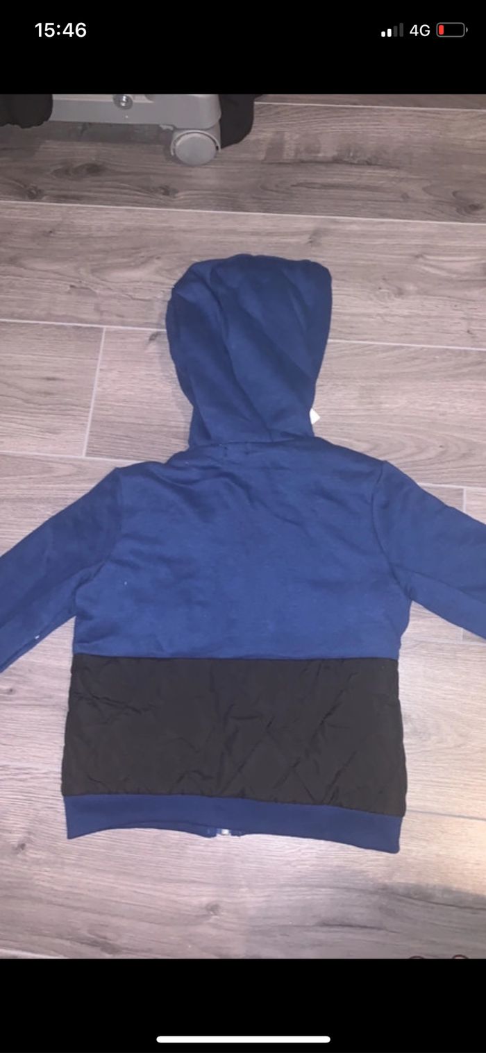 Veste chaude intérieur molletonné Kiabi 4 ans neuve - photo numéro 2
