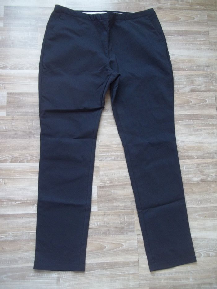 Pantalon bleu marine Essentiel 48