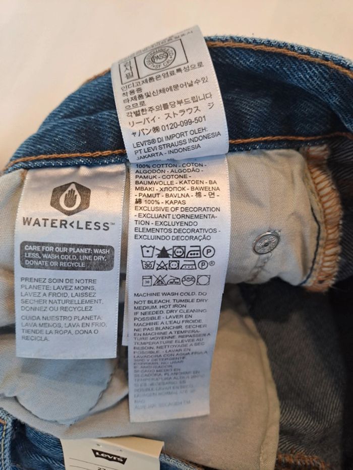 Jeans Levi's 501 '90s 27x32 neuf - photo numéro 5