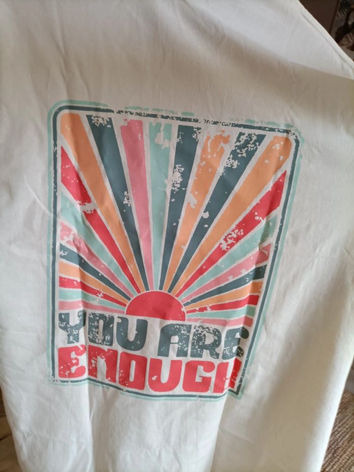 T-shirt beige jaune clair avec imprimé multi couleurs - photo numéro 9
