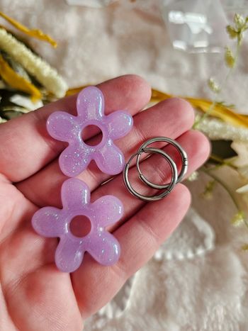 1 paire de boucles d'oreilles fleurs avec créoles en acier inoxydable