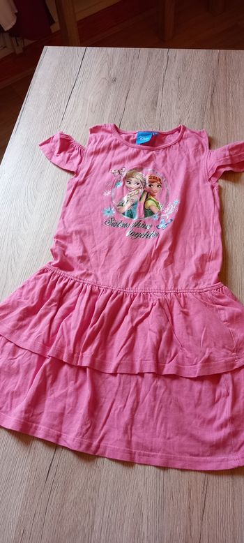 Robe Disney taille 8 ans 126 cm