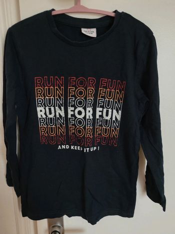 Haut à manches longues tape à l'œil