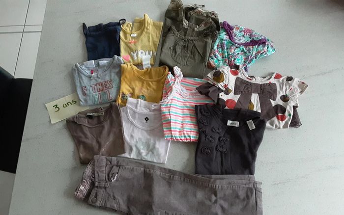 Lot 12 vêtements fille 3 ans
