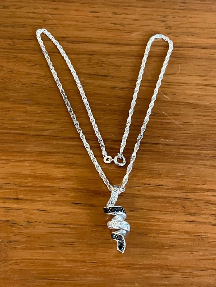 Collier et pendentif en argent 925 poinçonné