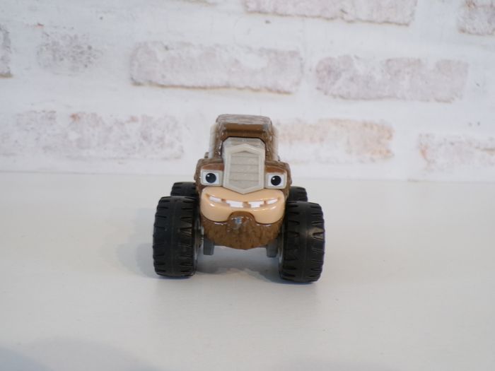 Monster Trucks - Gorille Gasquatch - Les monstres Machines (J5) - photo numéro 4