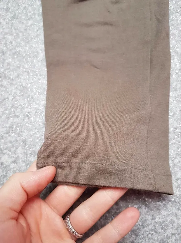 Legging sport taille 34/36
Très bon état peu porté - photo numéro 2