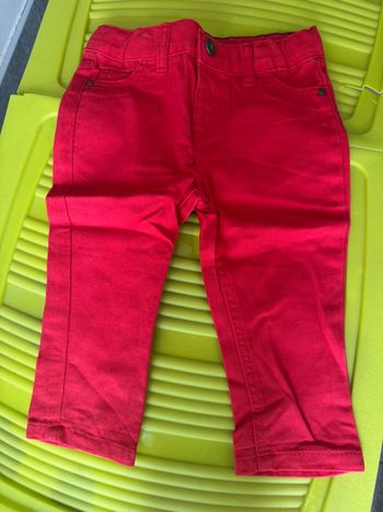 Jeans rouge creeks taille 9 mois