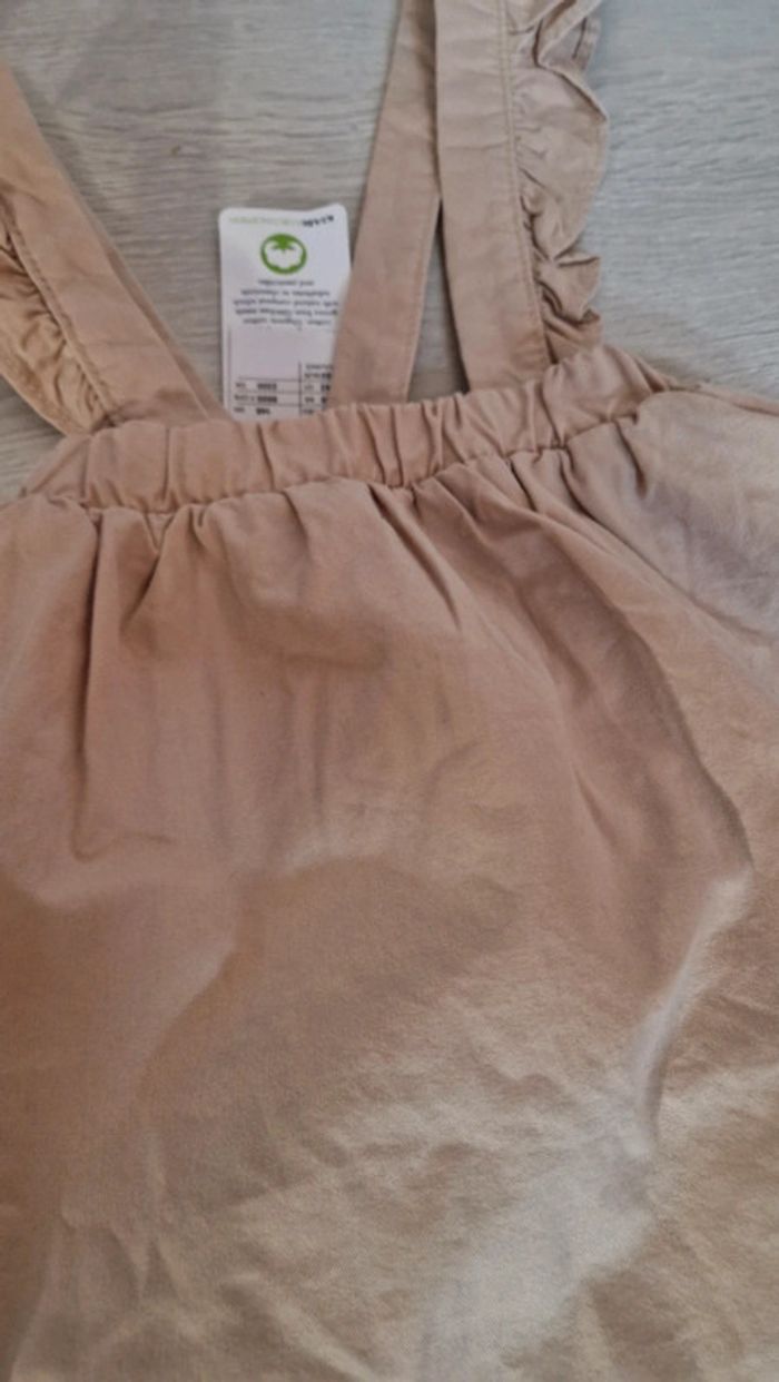 Robe à bretelles beige et culotte bloomer beige neuve avec 🏷 Kiabi 🐇36 mois🐇 - photo numéro 3