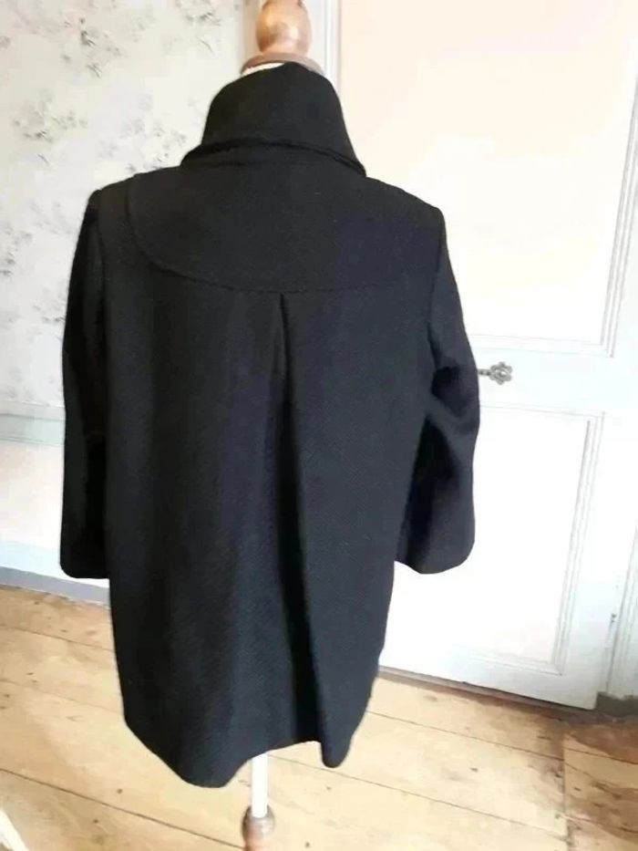 manteau 3/4 Taille 40 . Manches 3/4 . De couleur noire - photo numéro 2