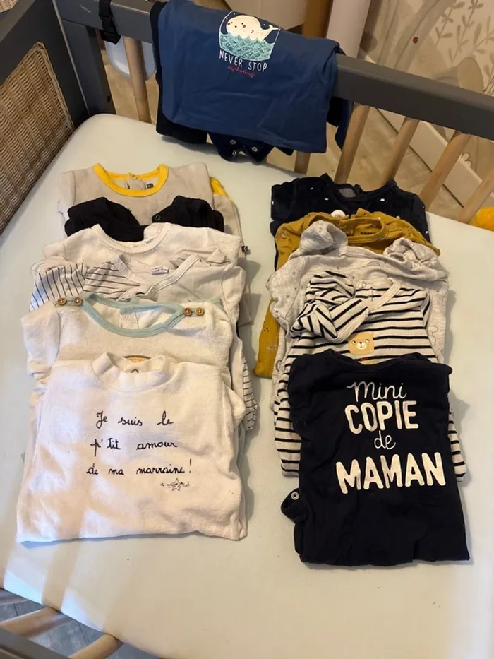 Lot 11 pyjamas
