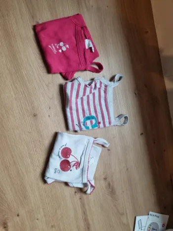 Lot de 3 bodies bretelles 3 ans absorba et bébé rêve très bon état
